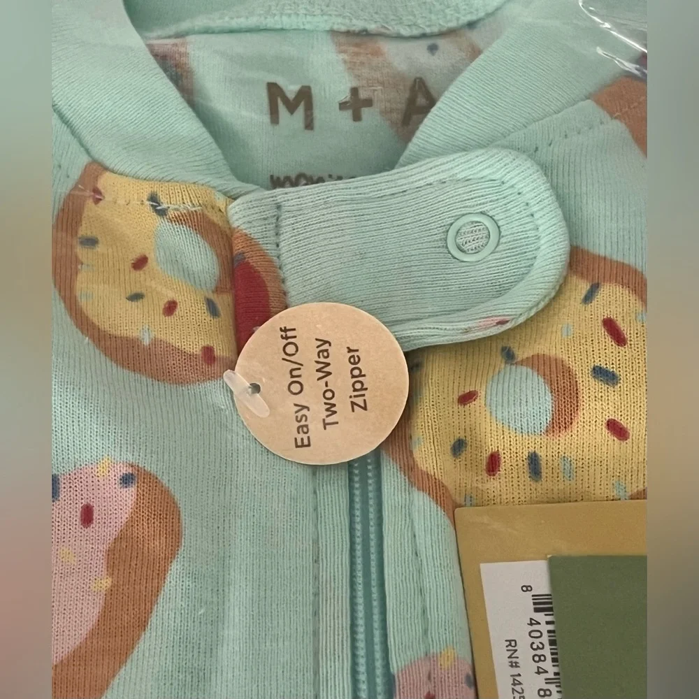 Monica & Andy Gender Neutral 100% Organic Cotton Sleeper With Doughnut Design - Picture 4 of 8